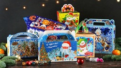 Белгородские власти планируют вручить детям бесплатные новогодние подарки 