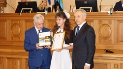 Корочанка одержала победу в конкурсе «Лучший юный читатель года»