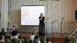 Юные корочанцы встретились с детской писательницей Анной Игнатовой