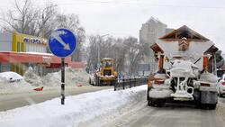 Белгородские коммунальщики расчистили утром почти 8 тысяч км дорог и более 3 тысяч дворов