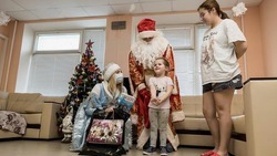 50 маленьких пациентов областной детской больницы Белгорода получили подарки на Рождество 