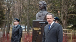 Губернатор Белгородской области открыл памятник Пётру I в региональной столице