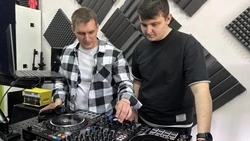 Основатель школы «Громче» рассказал о том, как диджеинг помогает молодёжи найти себя