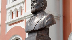 Памятник меценату Дмитрию Кромскому открыли к 380-летию Корочи