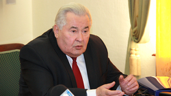 Председатель Совета ректоров вузов Белгородской области Анатолий Гридчин отметил 80-летие