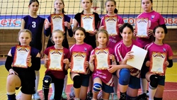 Корочанские девушки выиграли спортивные соревнования по волейболу