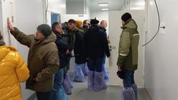 Владимир Базаров проконтролировал процесс чистовой отделки строящегося центра в Терновке