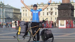 Белгородец отправился в кругосветное путешествие на деревянном велосипеде