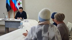Николай Нестеров провёл личный приём граждан в Короче