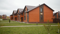 Три участковых Белгородского района получили ключи от новых служебных квартир