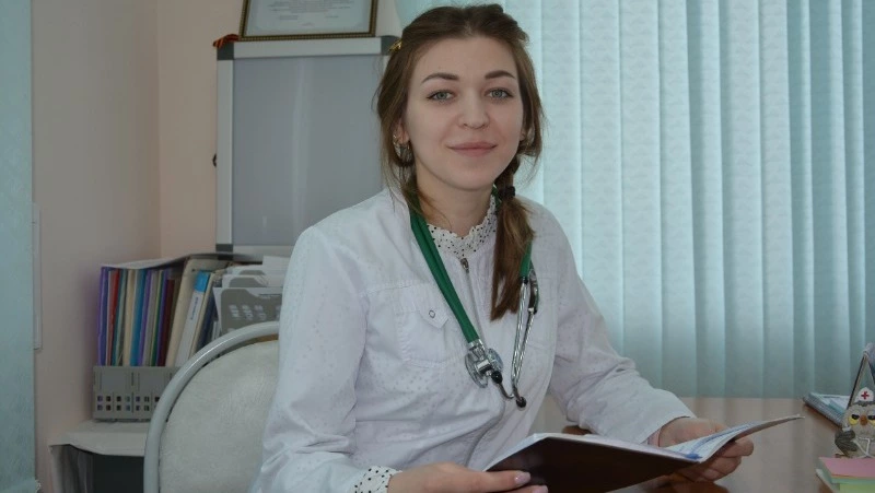 Врач из Соколовки Татьяна Никулина досрочно вышла  на работу из декретного отпуска