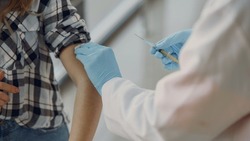 Владимир Чуланов: «Вакцинироваться можно любой вакциной, зарегистрированной в РФ»