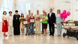 Николай Нестеров поздравил корочанцев с Днём многодетной семьи