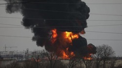Пожар на нефтебазе Белгорода начался из-за авиаудара с вертолётов ВСУ