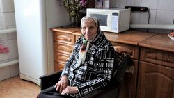 90-летняя Анна Горностаева из села Хмелевое исполнила частушки в свой юбилей