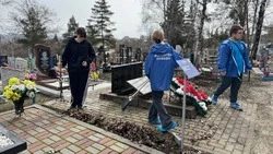 Волонтёры Корочанского ЦМИ навели порядок на Братских могилах