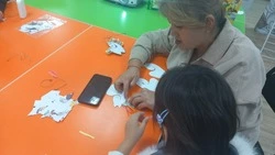 Развлекательная программа для детей с ОВЗ «Передай добро по кругу» состоялась в Корочанском округе