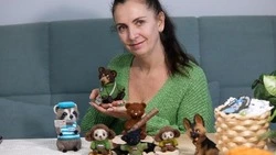 Белгородская мастерица создаёт талисманы для солдат