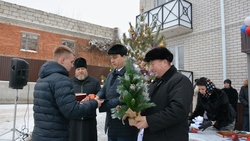 Глава Корочанского района вручил детям-сиротам ключи от квартир