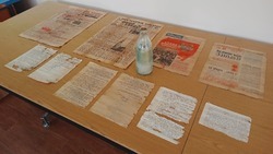 Привет из прошлого, потомки! В селе Алексеевка вскрыли заложенную 55 лет назад капсулу времени