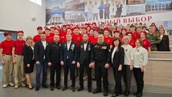 Герой РФ Денис Портнягин посетил Корочанский район