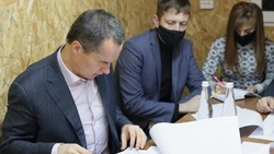 Вячеслав Гладков проводит ежедневные планёрки на участках будущих инфекционных центров