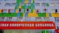 Фестиваль «Новогодние чудеса» стартовал в детской клинической больнице Белгорода