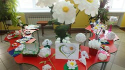 Юные бехтеевцы собрали деньги для больной девочки в ходе акции «Белый цветок»