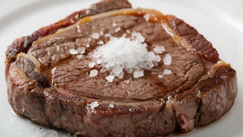 Белгородский врач рассказала, почему без соли нельзя, а с ней – опасно для здоровья