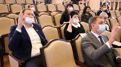 Облдума приняла постановления о досрочном прекращении полномочий Евгения Савченко