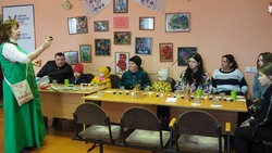 Творческий мастер-класс по росписи глиняных оберегов прошёл в Корочанском районе 