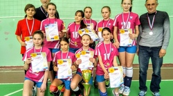 Волейболистки Корочанского района привезли победу из Железногорска