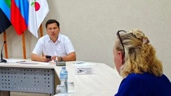 Николай Нестеров провёл личный приём граждан в Короче