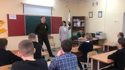 Корочанские школьники встретились с участником СВО