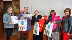 Пять корочанских семей получили подарки от губернатора области и главы района