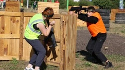 Корочанские школьники начали осваивать военно-тактическую игру лазертаг
