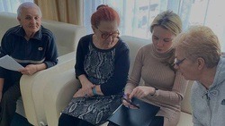 Пожилых и маломобильных белгородцев научат пользоваться мобильными телефонами и Интернетом