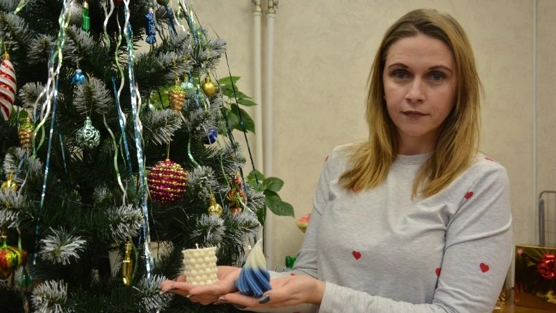 С ароматом мандаринов и хвои, корицы и кофе. Корочанка создаёт авторские ароматические свечи