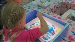 Инклюзивная студия «Волшебная кисточка» открылась в детской библиотеке Корочанского района