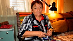 Жительница Корочанского района вяжет для солдат СВО особенные носки