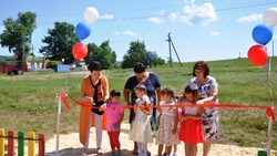 Дети из села Мазикино получили в подарок от взрослых площадку для игр